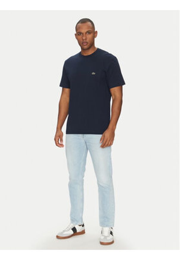 Lacoste T-Shirt TH2827 Granatowy Regular Fit. Kolor: niebieski. Materiał: bawełna