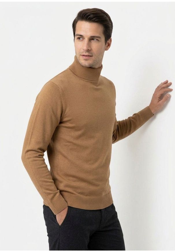 Bawełniany Golf Męski - Adriano Guinari - Karmelowy. Typ kołnierza: golf. Kolor: beżowy, wielokolorowy, brązowy. Materiał: bawełna. Sezon: jesień, zima. Styl: klasyczny