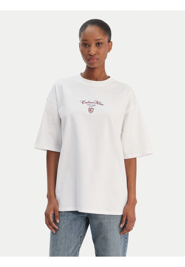 Calvin Klein Jeans T-Shirt LV047E232G Biały Relaxed Fit. Kolor: biały. Materiał: bawełna