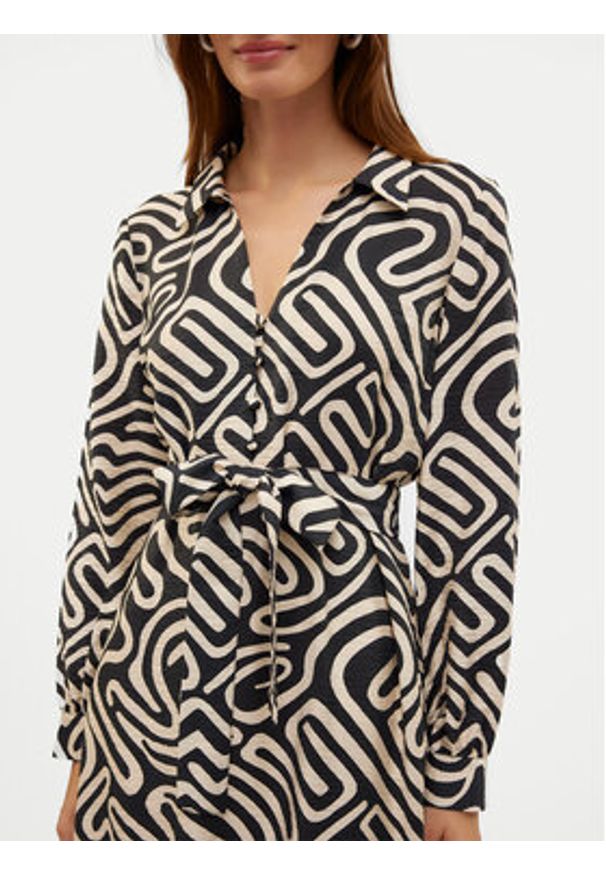 Vero Moda Sukienka koszulowa Vigdis 10323267 Czarny Regular Fit. Kolor: czarny. Materiał: wiskoza. Typ sukienki: koszulowe