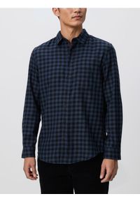 Reserved - Koszula regular fit w kratę - granatowy. Kolor: niebieski. Materiał: tkanina, bawełna #1
