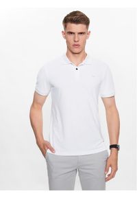 Guess Polo M3YP35 KBS60 Biały Slim Fit. Typ kołnierza: polo. Kolor: biały. Materiał: syntetyk