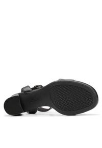 Clarks Sandały AmbyrLyn Bay 26177005 Czarny. Kolor: czarny. Materiał: skóra