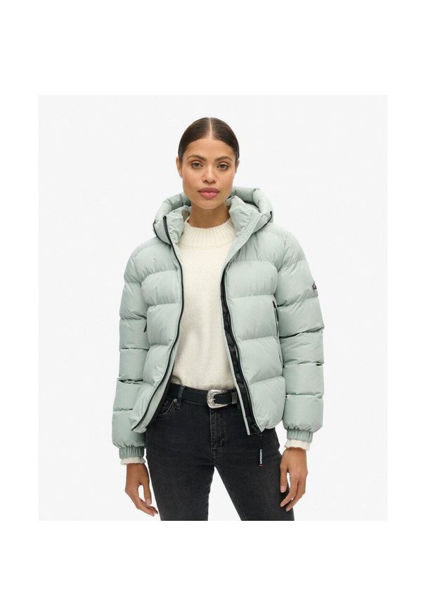 Superdry - Kurtka sportowa pikowana z kapturem SUPERDRY. Typ kołnierza: kaptur. Kolor: szary. Długość rękawa: długi rękaw. Styl: sportowy