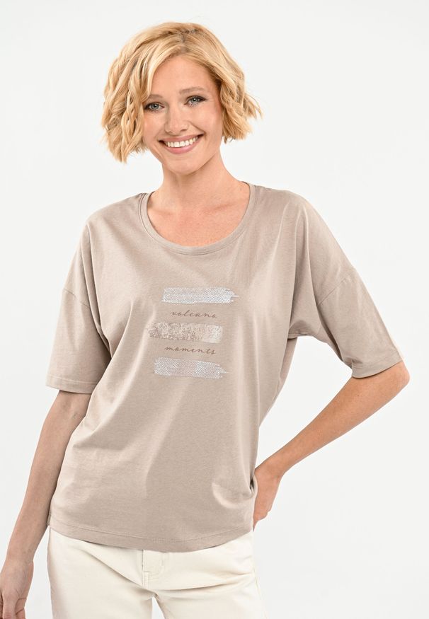 Volcano - Bluzka z printem, Comfort Fit, T-MOOM. Kolor: kremowy. Materiał: bawełna, materiał, skóra. Długość rękawa: krótki rękaw. Długość: krótkie. Wzór: nadruk