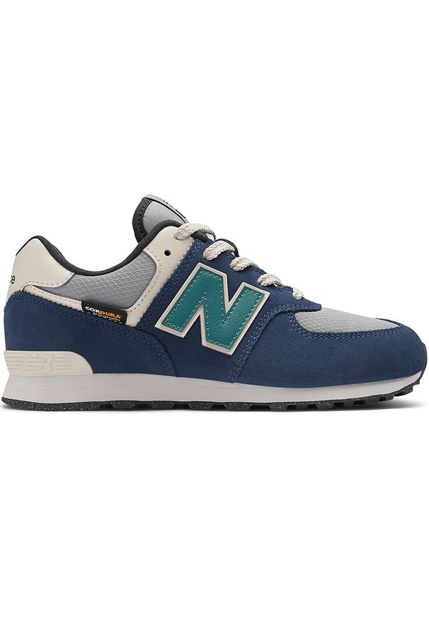 Buty dziecięce New Balance GC574SOA – niebieskie. Okazja: na uczelnię, na co dzień. Kolor: niebieski. Materiał: materiał, tkanina, skóra, syntetyk. Szerokość cholewki: normalna. Model: New Balance 574. Sport: turystyka piesza