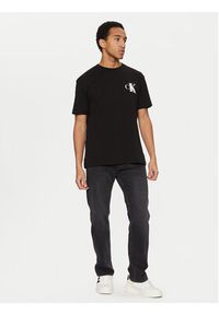 Calvin Klein Jeans T-Shirt J30J327475 Czarny Regular Fit. Kolor: czarny. Materiał: bawełna
