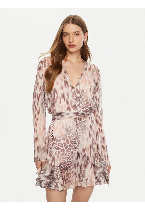 Guess Sukienka koszulowa W5RK35 WDW82 Różowy Regular Fit. Kolor: różowy. Materiał: syntetyk. Typ sukienki: koszulowe