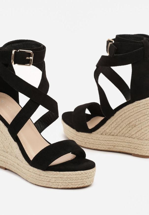Renee - Czarne Sandały na Plecionym Koturnie i Platformie Tinami. Zapięcie: pasek. Kolor: czarny. Materiał: jeans. Sezon: lato. Obcas: na koturnie. Styl: wakacyjny, elegancki