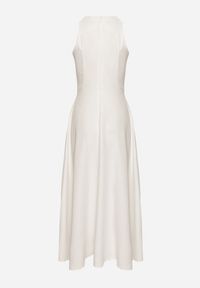 Born2be - Biała Rozkloszowana Sukienka z Wiskozą i Dekoltem Typu Halter Dolienna. Typ kołnierza: dekolt halter. Kolor: biały. Materiał: wiskoza. Typ sukienki: rozkloszowane. Styl: elegancki #2