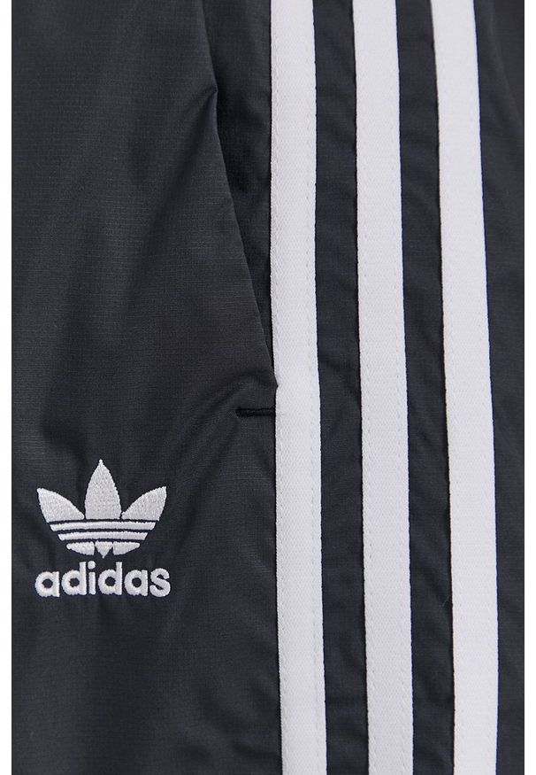 adidas Originals - Szorty. Kolor: czarny. Materiał: tkanina, materiał