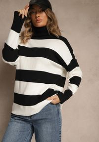 Renee - Czarno-Biały Golf Ozdobiony Paskami Raluna. Okazja: na co dzień. Typ kołnierza: golf. Kolor: czarny. Materiał: jeans. Wzór: aplikacja. Styl: casual