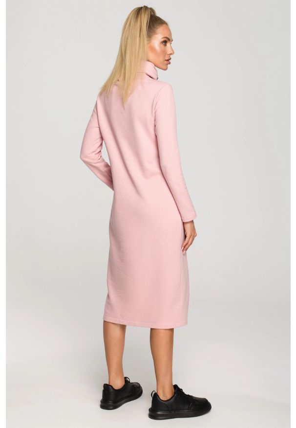 Sukienki.shop - Sukienka sportowa z dzianiny bawełnianej z kołnierzem różowa. Okazja: na co dzień, na spacer. Kolor: różowy. Materiał: dzianina, bawełna. Typ sukienki: sportowe. Styl: sportowy