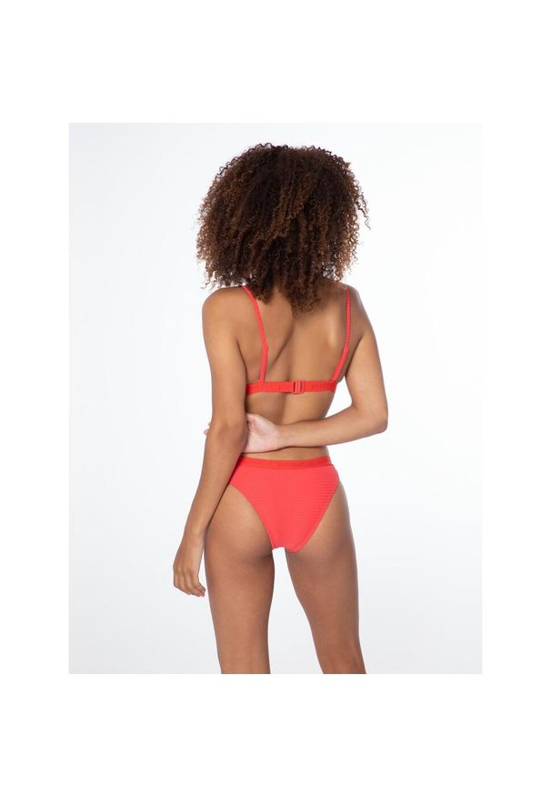 Figi do kostiumów kąpielowych dla kobiet Protest Mixjazzy. Kolor: wielokolorowy, czerwony, różowy. Materiał: materiał