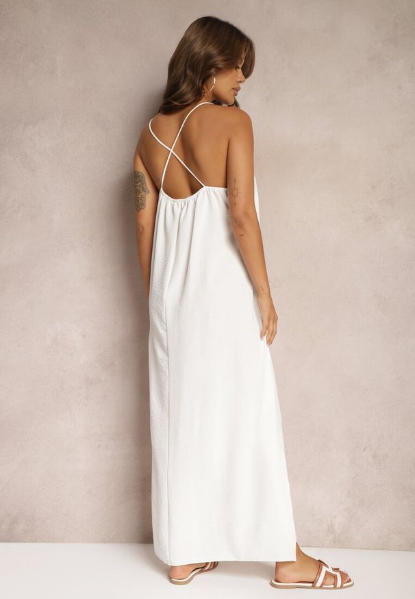 Renee - Biała Sukienka na Ramiączkach o Taliowanym Kroju Rivatta. Okazja: na spotkanie biznesowe, do pracy, na randkę. Kolor: biały. Długość rękawa: na ramiączkach. Styl: elegancki, biznesowy