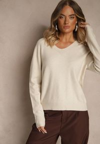 Renee - Beżowy Sweter z Wełną i Wiskozą z Trójkątnym Dekoltem Kaitte. Okazja: na co dzień. Kolor: beżowy. Materiał: wełna, wiskoza. Styl: casual, elegancki #7