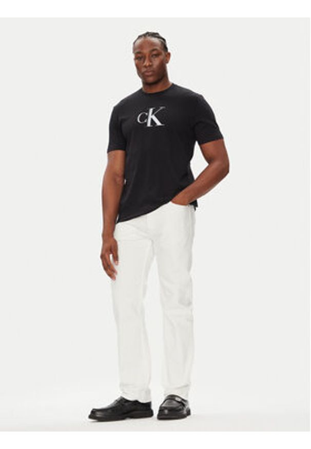 Calvin Klein Jeans T-Shirt Center Monogram LV04RC857G Czarny Regular Fit. Kolor: czarny. Materiał: bawełna