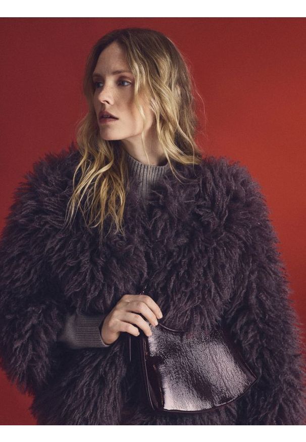 Reserved - Torebka z regulowanym paskiem - mahoniowy. Kolor: brązowy. Materiał: skórzane