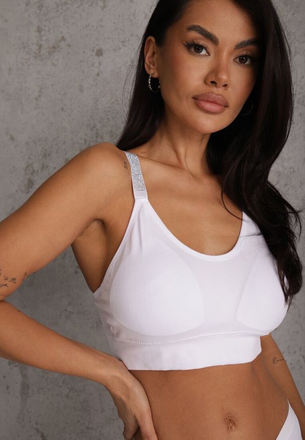 Renee - Biały Biustonosz na Szerokich Ramiączkach z Koronką w Cyrkonie Caduria. Kolor: biały. Materiał: koronka. Rodzaj stanika: wyciągane miseczki. Wzór: koronka