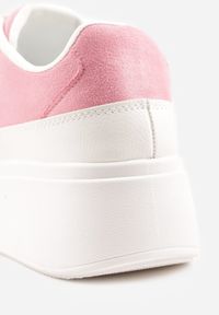 Renee - Różowe Sneakersy VICES na Platformie z Ozdobnym Noskiem Attis. Nosek buta: okrągły. Zapięcie: sznurówki. Kolor: różowy. Materiał: skóra, zamsz. Obcas: na platformie. Wysokość obcasa: średni #7