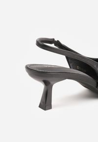 Renee - Czarne Czółenka Sandały Vices na Kaczuszce Typu Slingback Ozdobione Metaliczną Aplikacją Lilarunea. Okazja: na co dzień. Kolor: czarny. Materiał: jeans. Wzór: aplikacja. Sezon: lato. Obcas: na szpilce. Styl: elegancki, casual #5