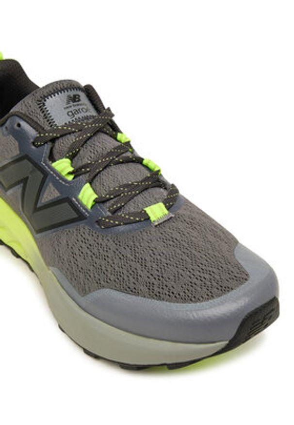 New Balance Buty do biegania Fresh Foam Garoe V2 MGARO1PX Szary. Kolor: szary. Materiał: materiał