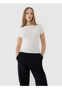 4f - 4F T-shirt slim z prążkowanej dzianiny damski - biały M. Okazja: na co dzień. Kolor: biały. Materiał: dzianina, prążkowany. Długość rękawa: krótki rękaw. Długość: krótkie. Wzór: prążki, jednolity. Styl: klasyczny, sportowy, casual