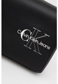 Calvin Klein Jeans torebka K60K609307.PPYY kolor czarny. Kolor: czarny. Rodzaj torebki: na ramię #6