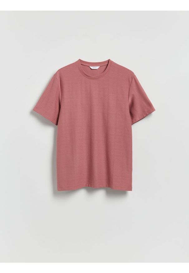 Reserved - Strukturalny t-shirt regular - brudny róż. Kolor: różowy. Materiał: dzianina, bawełna