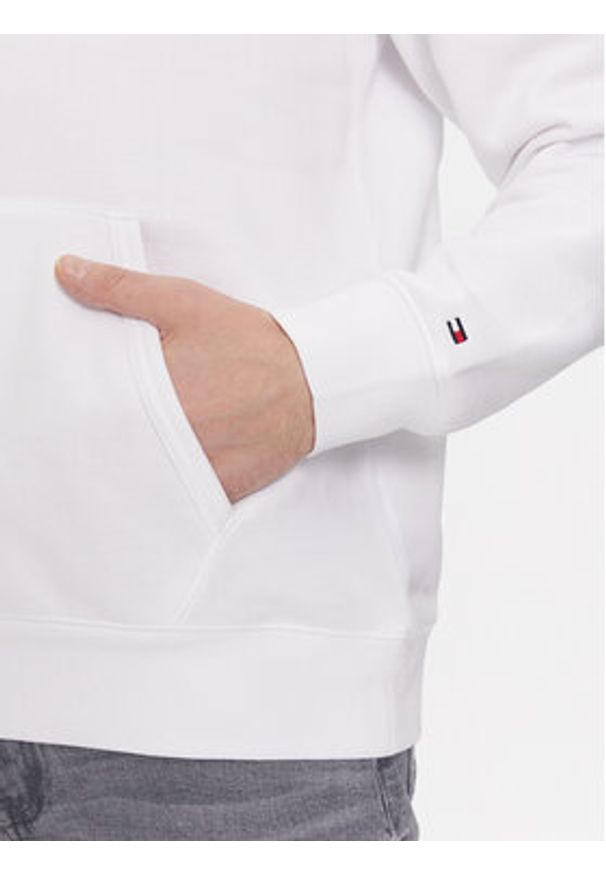 TOMMY HILFIGER - Tommy Hilfiger Bluza MW0MW37861 Biały Regular Fit. Kolor: biały. Materiał: bawełna, syntetyk