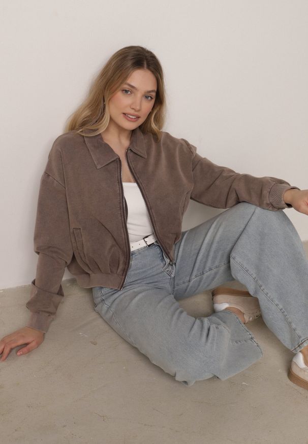 Born2be - Beżowa Bawełniana Bluza Bomberka o Kroju Oversize z Kołnierzem Viminala. Okazja: na co dzień. Kolor: beżowy. Materiał: bawełna. Styl: casual