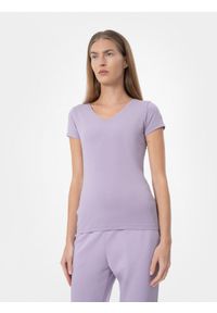4f - T-shirt regular gładki damski. Kolor: fioletowy. Materiał: bawełna, dzianina. Wzór: gładki