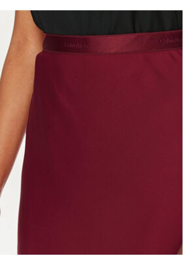 Calvin Klein Spódnica midi K20K207308 Czerwony Slim Fit. Kolor: czerwony. Materiał: syntetyk