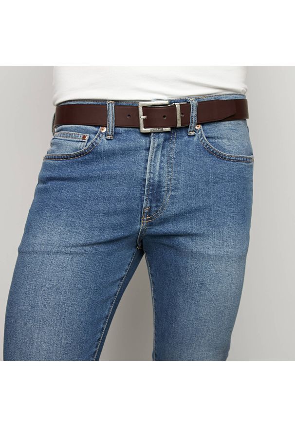 Big Star Accessories - Pasek męski Big Star, naturalna skóra licowa w ciemnobrązowym kolorze z metalową klamrą o matowym wykończeniu oraz klasyczną szerokością do codzienne. Kolor: brązowy. Materiał: skóra. Styl: casual, klasyczny
