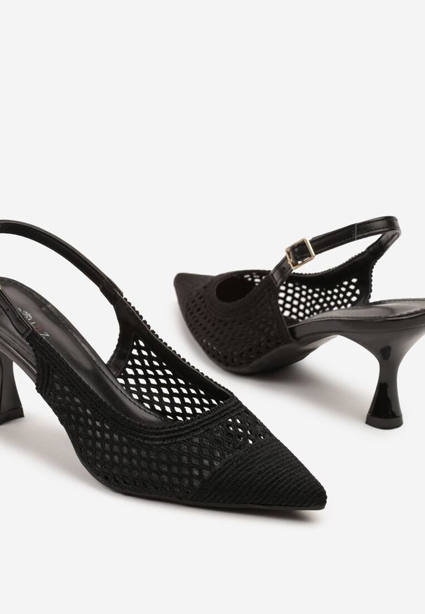 Renee - Czarne Sandały Slingback na Klepsydrze z Szydełkową Cholewką i Noskiem w Szpic Mairita. Okazja: na co dzień. Zapięcie: pasek. Kolor: czarny. Styl: elegancki, casual