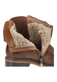 Brązowe Botki Rieker Ocieplane Obuwie Damskie. Okazja: na co dzień. Zapięcie: pasek. Kolor: brązowy. Materiał: skóra ekologiczna. Obcas: na obcasie. Styl: casual, elegancki. Wysokość obcasa: średni #6