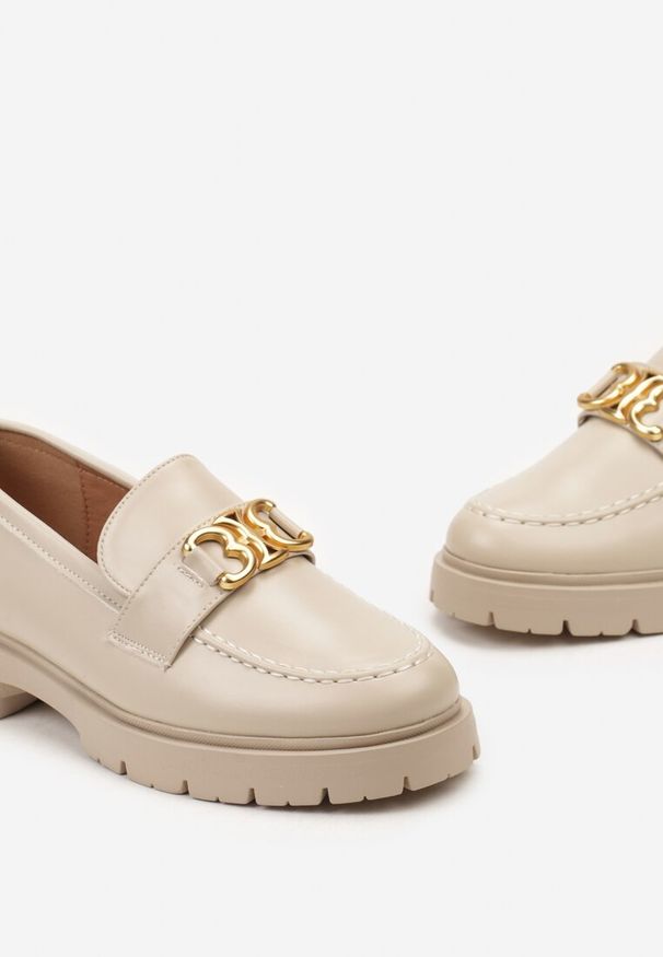 Born2be - Beżowe Mokasyny z Elegancką Klamerką Salves. Kolor: beżowy. Styl: elegancki