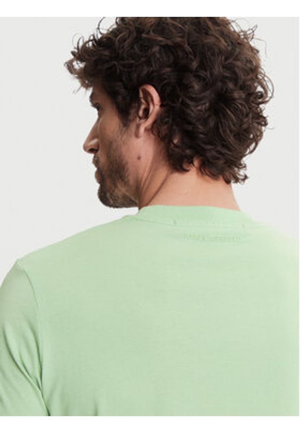 Karl Lagerfeld - KARL LAGERFELD T-Shirt 755710 552224 Zielony Regular Fit. Typ kołnierza: dekolt w karo. Kolor: zielony. Materiał: bawełna