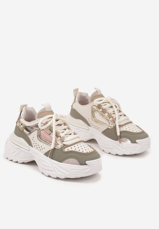 Born2be - Beżowo-Zielone Sneakersy na Podeszwie z Tłoczeniami w Streetwearowym Stylu Vaniffia. Okazja: na co dzień. Kolor: beżowy. Materiał: jeans. Wzór: aplikacja