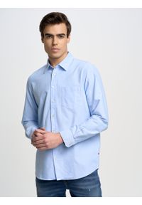 Big-Star - Koszula męska z tkaniny typu oxford jasnoniebieska Trixi 400. Okazja: na co dzień. Kolor: niebieski. Materiał: tkanina. Wzór: gładki. Styl: sportowy, casual, klasyczny, elegancki #8