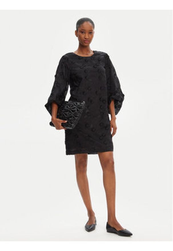 Munthe Sukienka codzienna Pansi 252131625225 Czarny Regular Fit. Okazja: na co dzień. Kolor: czarny. Materiał: lyocell. Typ sukienki: proste. Styl: casual