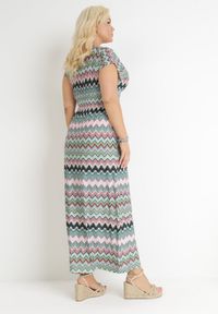 Born2be - Zielona Rozkloszowana Sukienka Maxi z Gumką w Pasie i Kopertowym Dekoltem Orela. Kolor: zielony. Materiał: tkanina. Sezon: lato, wiosna. Typ sukienki: kopertowe. Długość: maxi #3