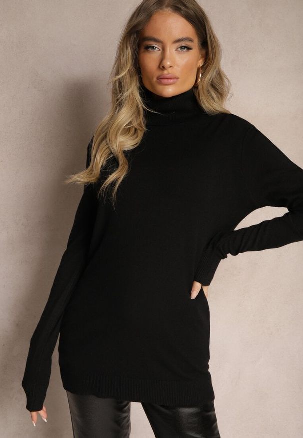 Renee - Czarny Klasyczny Golf Longsleeve z Dodatkiem Wiskozy Leriona. Typ kołnierza: golf. Kolor: czarny. Materiał: wiskoza. Długość rękawa: długi rękaw. Styl: klasyczny