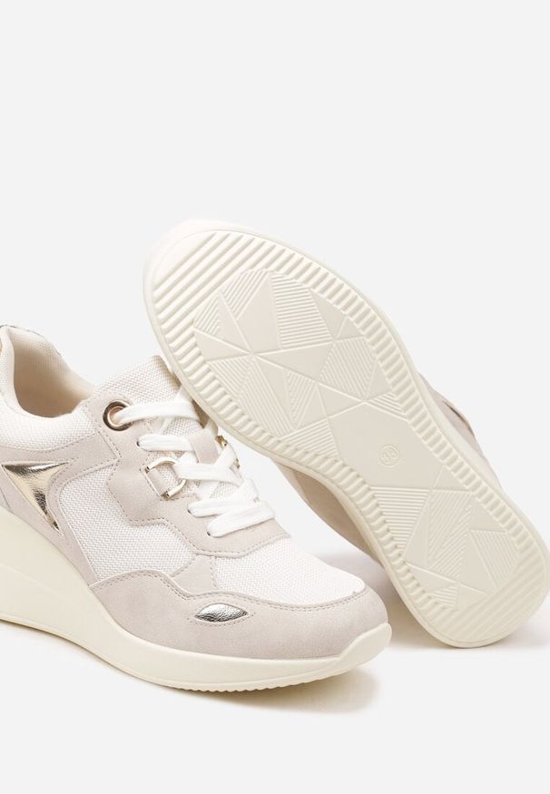 Born2be - Beżowe Sneakersy na Koturnie z Ozdobnymi Wstawkami Cedera. Okazja: na co dzień. Kolor: beżowy. Materiał: jeans. Sezon: lato, wiosna. Obcas: na koturnie