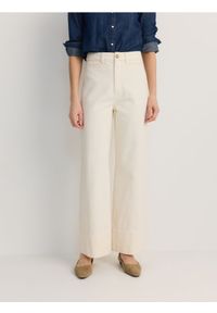 Reserved - Jeansy wide leg - beżowy. Kolor: beżowy. Materiał: jeans