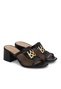 Kazar - Czarne klapki damskie. Kolor: czarny. Materiał: tkanina, skóra. Wzór: ażurowy, aplikacja. Obcas: na obcasie. Styl: elegancki. Wysokość obcasa: średni #7