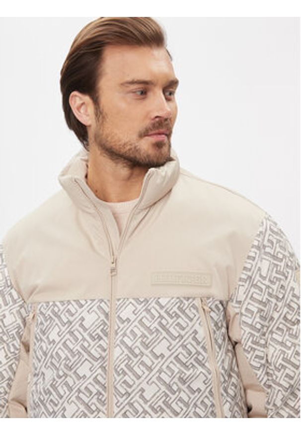 TOMMY HILFIGER - Tommy Hilfiger Kurtka zimowa New York MW0MW33629 Écru Regular Fit. Materiał: syntetyk. Sezon: zima