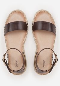 Born2be - Ciemnobrązowe Sandały VICES na Grubej Plecionej Podeszwie z Paskiem Wokół Kostki Roselena. Okazja: na spacer, na co dzień. Zapięcie: pasek. Kolor: brązowy. Materiał: len. Wzór: haft. Sezon: lato. Styl: casual, elegancki #5