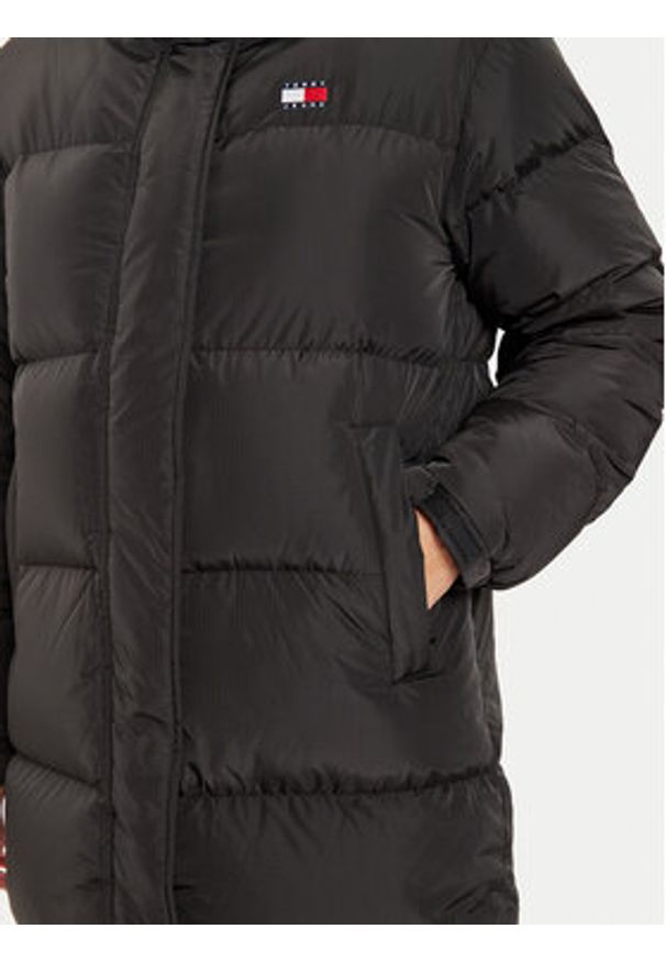 Tommy Jeans Płaszcz zimowy Alaska DW0DW18860 Czarny Regular Fit. Kolor: czarny. Materiał: syntetyk. Sezon: zima