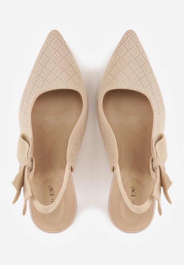Renee - Ciemnobeżowe Szpilki Slingback VICES z Elastycznej Dzianiny z Wkładką Soft-Pillow i Ozdobną Kokardą Risnara. Okazja: na co dzień. Zapięcie: pasek. Kolor: beżowy. Materiał: dzianina. Obcas: na szpilce. Styl: casual